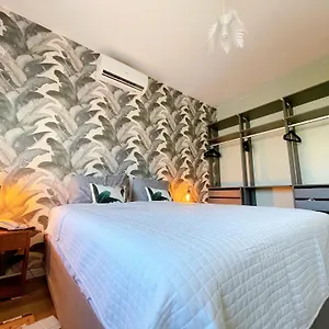https://flat-luxury-soho-frente-na-praia-de-boa-viagem.portodegalinhashotels.com